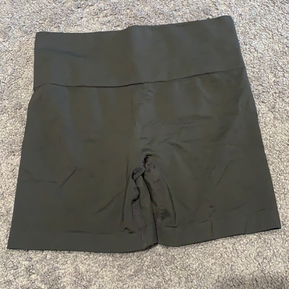 Skims smoothing shorts